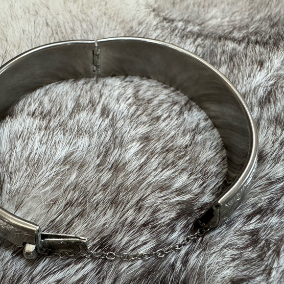 Vintage Ornate Bracelet - Picture 4 of 5